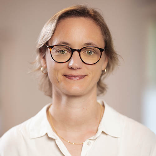 Ein Portraitfoto von Birthe Rath, Mitarbeiterin bei der SORIWA GmbH